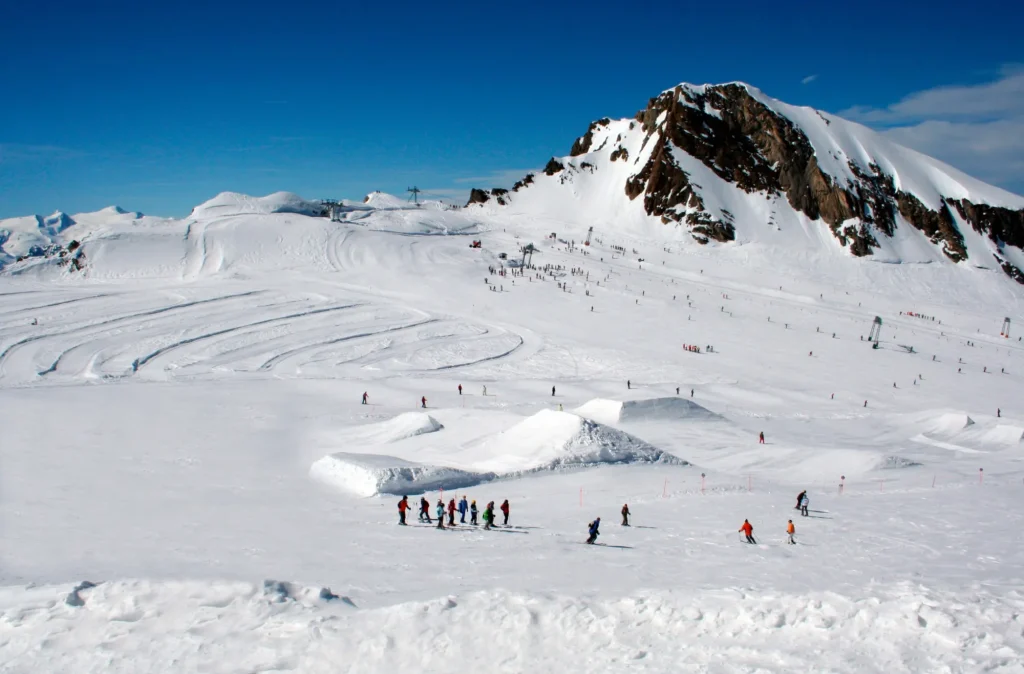 Landschaft der alpinen Skifahrer