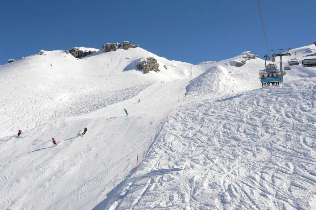 Skipiste und Seilbahn von Engelberg