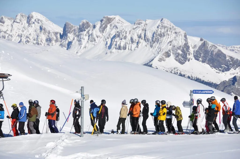 Warteschlange am Skilift