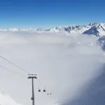 Seilbahn auf dem Gipfel der Schweizer Berge in Verbier