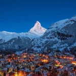 Early Morning Landschaft Blick auf Zermatt Stadt Dorf Tal und Matterhorn Peak am Morgen, Schweiz